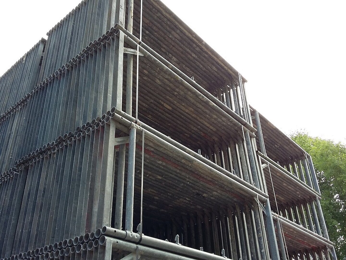 Gebrauchtes Gerüst – Beispielfoto aus dem Lager