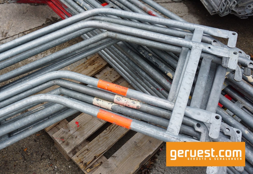 Treppengeländer, Stahl, verzinkt, 2,00m hoch, für 2,57m Feld mit U - Gabeln